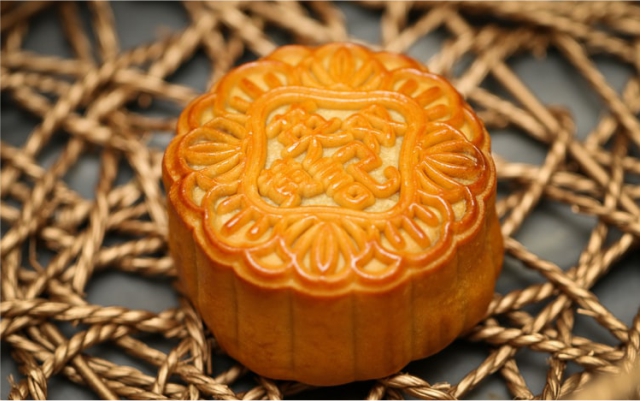 Ο τρόπος κατάθεσης του mooncake