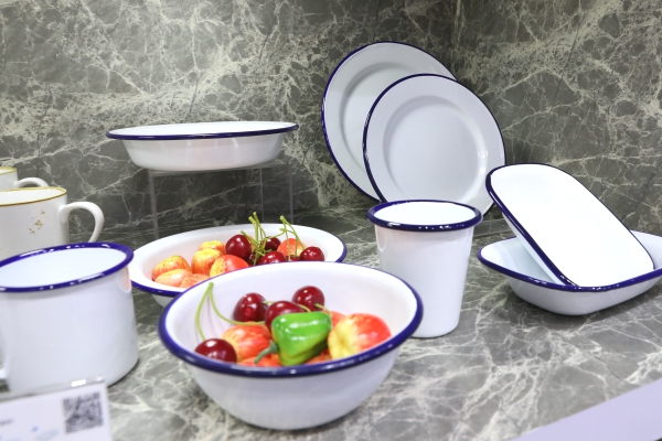 Το Enamelware επέστρεψε â και είναι παντού!